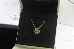 CLOVER PEDANT MALACHITE GOLD NECKLACE