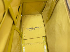 SMALL CASSETTE 23 IN CANARY YELLOW CALFSKIN