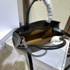 TRIOMPHE 32 BLACK IN PATTERN CALFSKIN