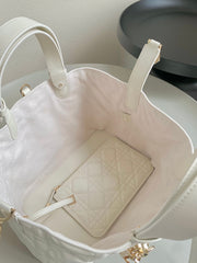 TOUJOURS 28 BAG IN WHITE LAMBSKIN