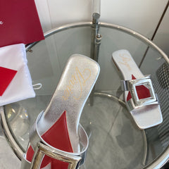 VIV' BY THE SEA LOVE METAL MULES IN SILVER PATENT CALFSKIN