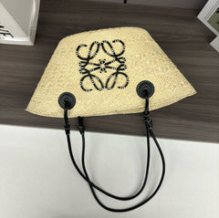 LOE ANAGRAM BASKET RAFFIA BLACK