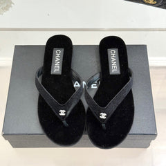 THONG SANDALS IN BLACK VELVET EMBOSSED CRYSTAL