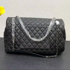 CC CLASSIC FLAP BAG 46 IN BLACK QUILTED CALFSKIN