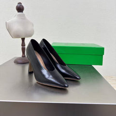 HIGH PUMP IN BLACK SHINY CALFSKIN