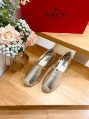 FLAT ESPADRILLE IN SILVER CALFSKIN 2 CM WITH STUDS