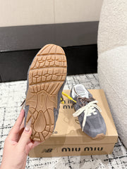 MM x NB SNEAKER IN GREY SUEDE