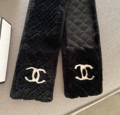CHANEL 25S SCARF 120 IN FAUX FUR 876358
