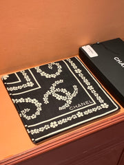 CHANEL 25S SCARF 135 CM IN CASHMERE SILK 943686