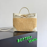 BOTTEGA VENETA 25S SMALL ANDIAMO 25 IN IVORY CALFSKIN AND RAFFIA