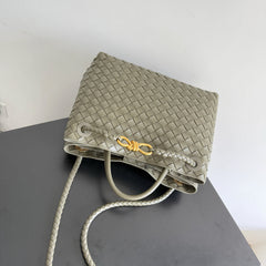 BOTTEGA VENETA 25S MEDIUM ANDIAMO 32 IN OLIVE GREEN CALFSKIN GOLD HARDWARE