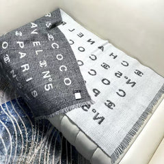 CHANEL 25S SCARF 194 CM IN CASHMERE 942900