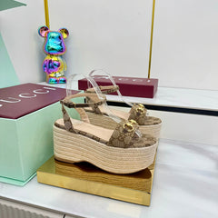 GG HIGH WEDGE SANDALS IN DARK BEIGE FABRIC AND RAFFIA WITH GOLD HARDWARE