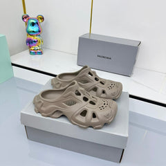 BALENCIAGA 25S POOL CROCS SLIDE IN TAUPE BROWN SYNTHETIC RUBBER