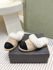 CHANEL 25S INDOOR SLIPPERS IN BEIGE AND BLACK SUEDE FUR-LINED