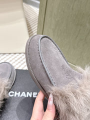 CHANEL 25S LOAFERS MOCCASIN IN LIGHT GRAY SUEDE WITH LIGHT BEIGE MINK FUR LINING