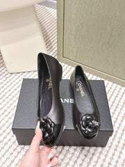 CHANEL 25S BALLET FLAT ROUND TOE IN BLACK SHEEPSKIN WITH CAMELLIA