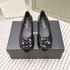 CHANEL 25S BALLET FLAT ROUND TOE IN BLACK SHEEPSKIN WITH CAMELLIA