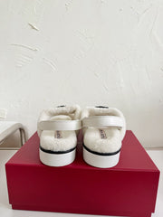 SLIDY VIV' WINTER FUR STRASS BUCKLE SANDALS IN WHITE SHEARLING