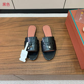 LP OSTRICH-EMBOSSED FLAT SANDALS 25S IN BLACK LAMBSKIN