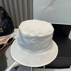MM BUCKET IN WHITE VELVET WITH LOGO