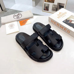 CHYPRE SANDAL IN BLACK CALFSKIN 186752