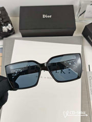 MONTAIGNE SQUARE SUNGLASS 58044 IN ACETATE