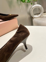 POINTED-TOE MID HEEL PUMPS IN CHOCOLATE SUEDE