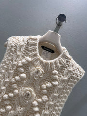 CHANEL 25S FLORAL KNITTED VEST 300