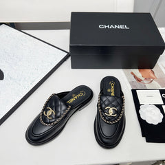 CHANEL 25S MULES WITH CHAIN DETAIL IN BLACK CALFSKIN GOLD HARDWRE