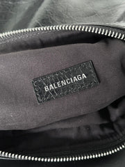 SUPERBUSY MESSENGER BAG 33 IN BLACK ARENA LAMBSKIN