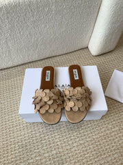 ALAIA FLAT MULE IN BEIGE CREAM SUEDE