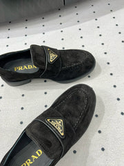 TRIANGLE LOGO LOAFER IN BLACK SUEDE