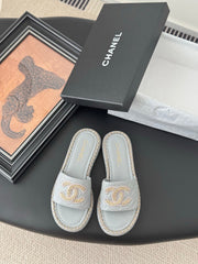 SLIPPER IN BEAU BLUE CALFSKIN MIX CHAIN BASE