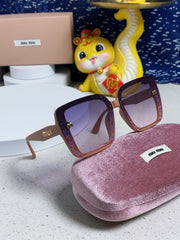 RUNWAY SQUARE SUNGLASSES 563198 IN TAN ROSE ACETATE