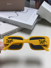 MONTAIGNE SUNGLASS 571593 IN YELLOW ACETATE TEXT LOGO