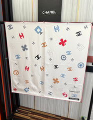 CHANEL 25S SCARF 90 IN SILK 929757