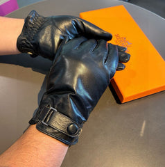 GLOVES WITH BUTTON IN BLACK SHEEPSKIN WITH LAMB FUR LINING