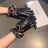 GLOVES IN BLACK LAMBSKIN 462262
