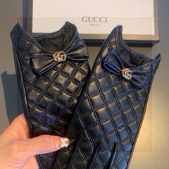 TOUCHSCREEN GLOVES WITH BOW IN BLACK LAMBSKIN 467968