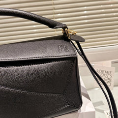 LOE MEDIUM 25 PUZZLE BAG IN BLACK GRAINED CALFSKIN