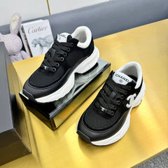 SNEAKER IN BLACK WITH WHITE LOGO CALFSKIN AND MESH