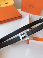 MINI H BELT BUCKLE & REVERSIBLE BLACK LEATHER STRAP 24 MM SILVER HARDWARE