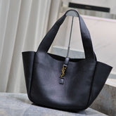 LE 5 À 7 BEA TOTE BAG 50 IN BLACK LAMBSKIN GOLD LOGO