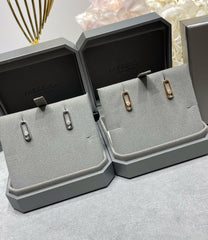 MOVE UNO SMALL 1 DIAMOND EARRINGS