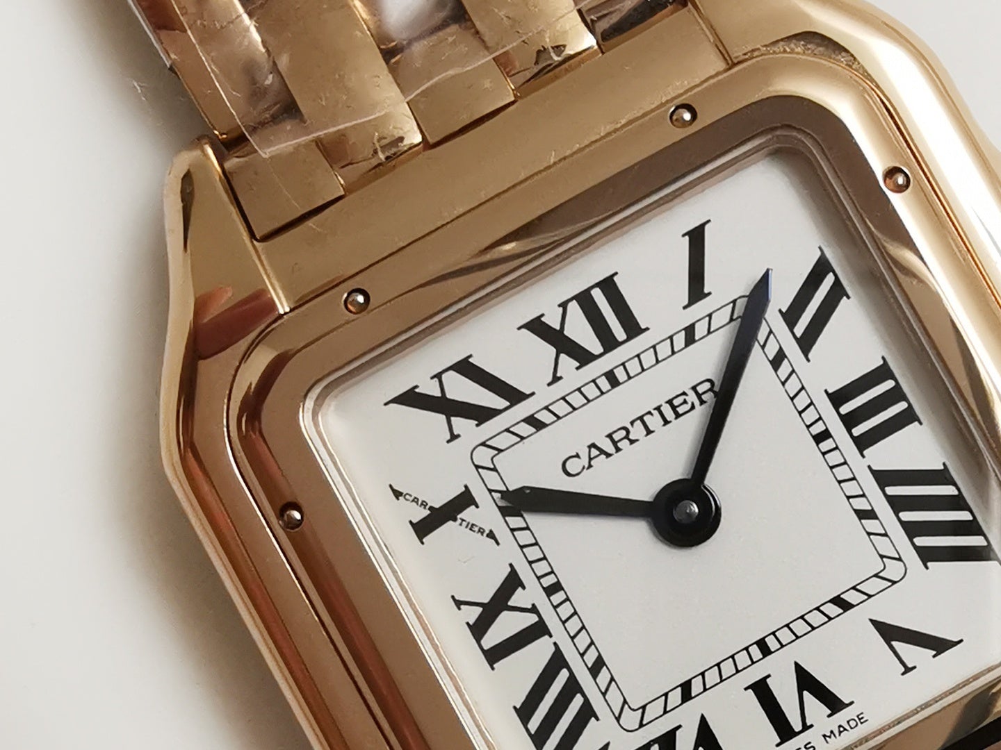 PANTHERE DE CARTIE QUARTZ PINK GOLD CASE