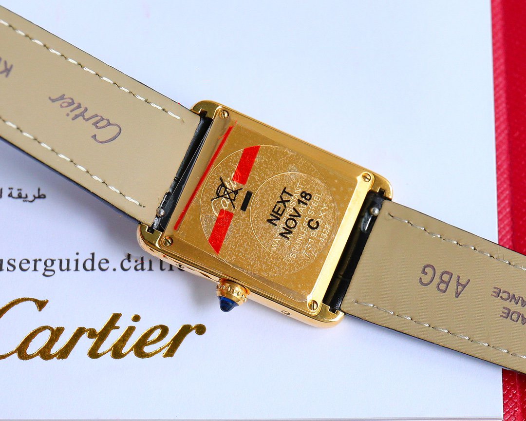 TANK MUST SMALL GOLD LEATHER STRAP WHITE DIAL