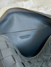 BV LOOP SMALL 23CM GREY CALFSKIN