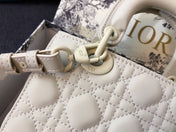 MEDIUM LADY 20 BAG IN WHITE CALFSKIN