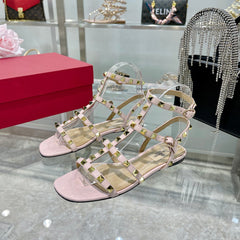 ROCKSTUD SANDAL WITH STRAPS IN BLUSH PINK CALFSKIN